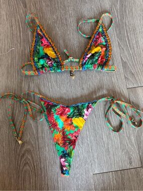 BYDEE Tropical Floral Tie-Side Bikini Set in Bright Multicolor, like new